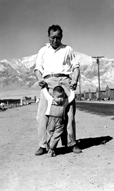 aq_block_1-Grandfather and Child at Manzanar Camp, California, 1942
