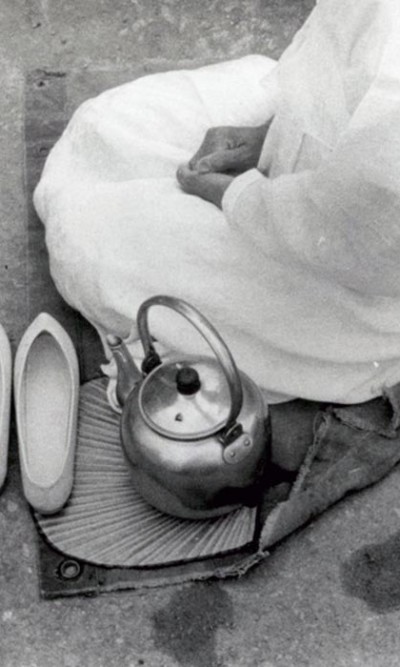 aq_block_1-Seated Woman with Teapot, Korea, 1958